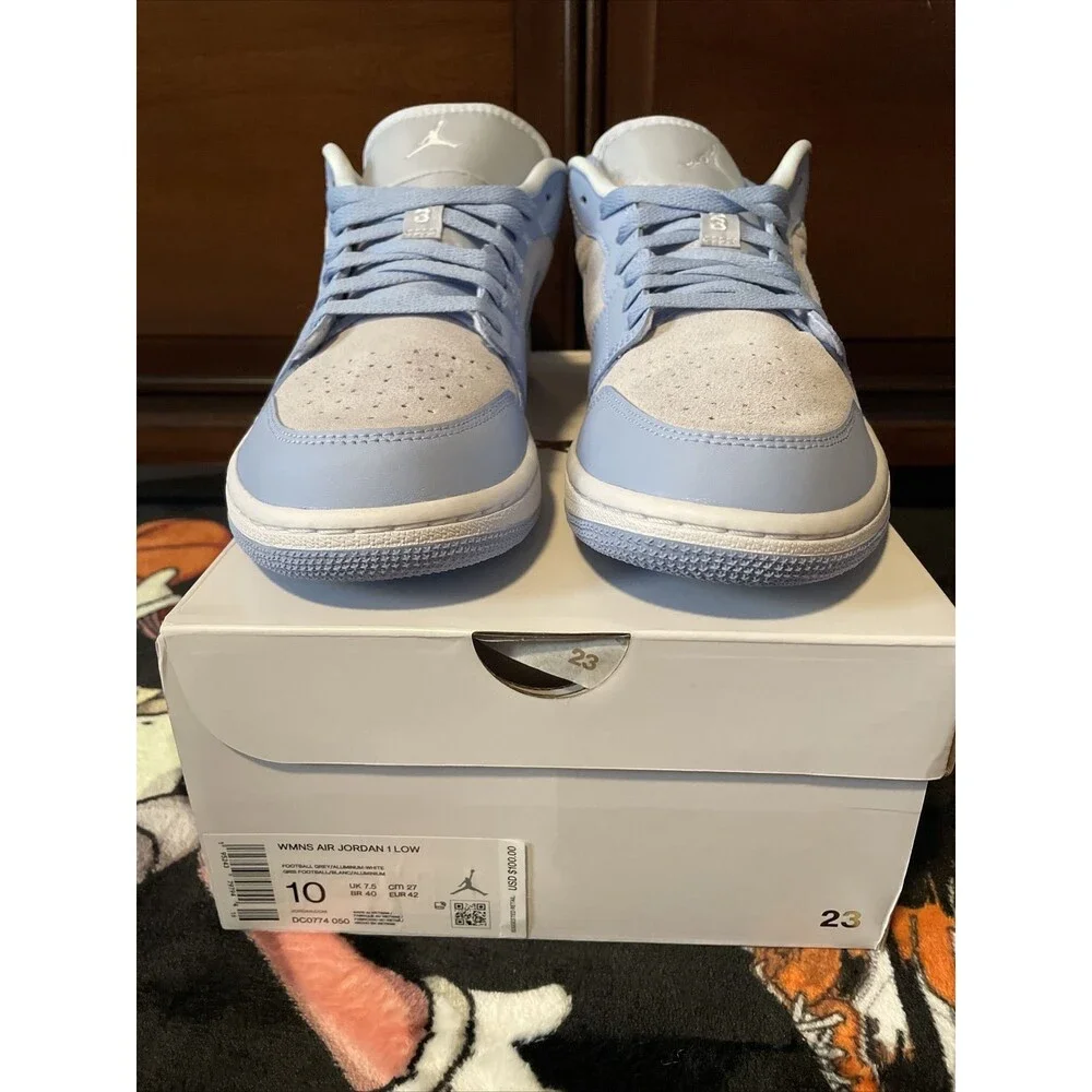 Nike Air Jordan 1 Low Aluminum Football Grey Women’s 10 / Men’s 8.5 DC0774-050
